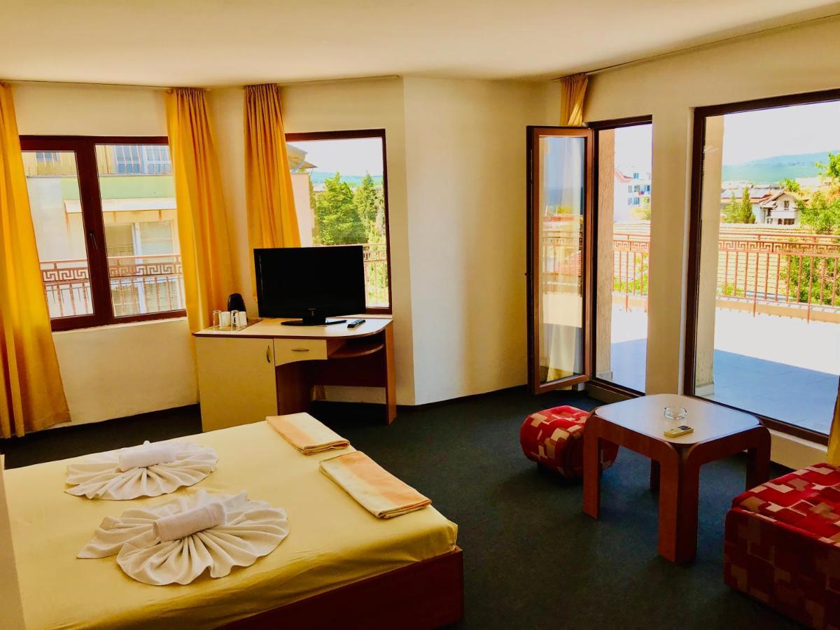 Family Hotel Friends Primorsko Exterior foto