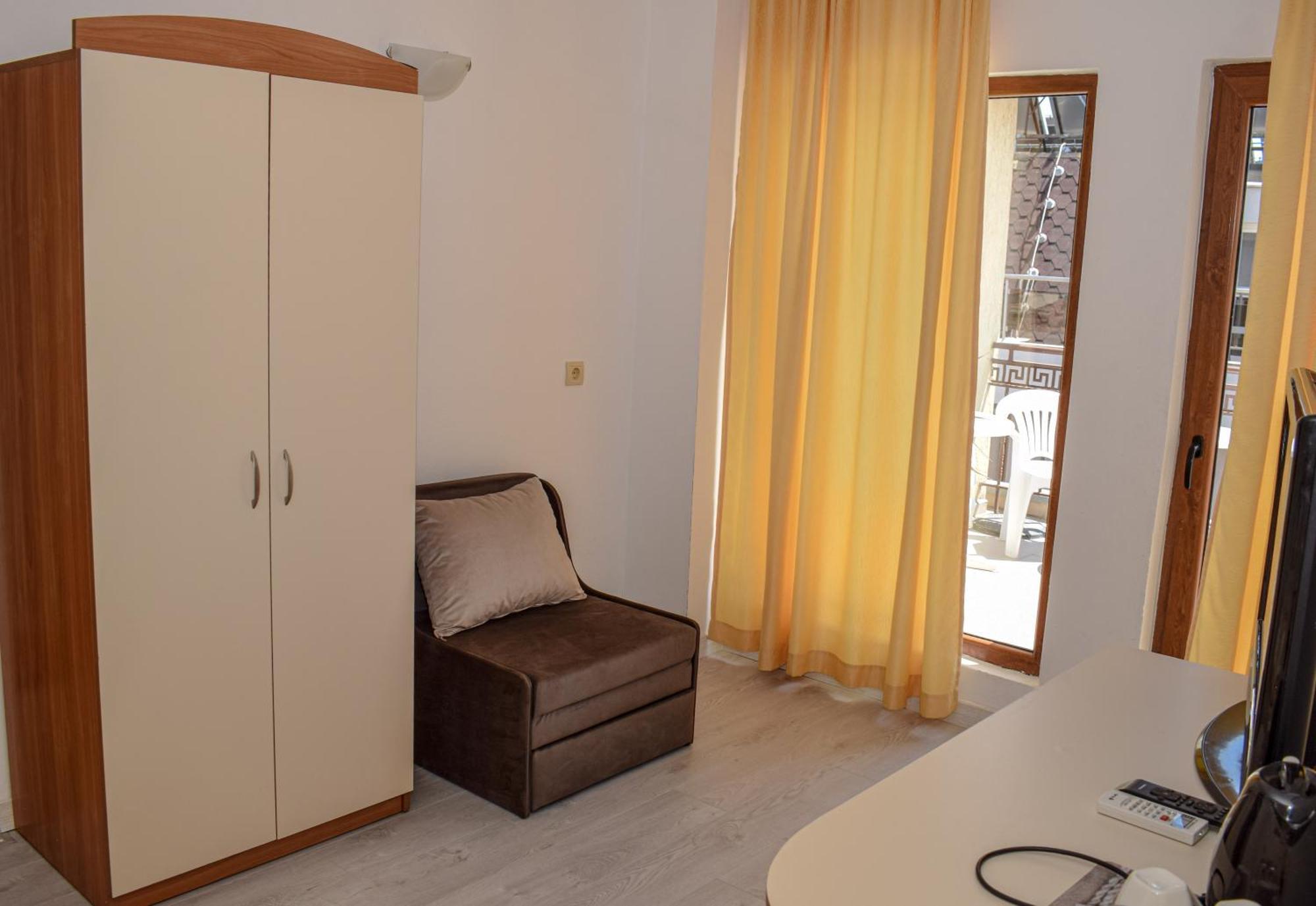 Family Hotel Friends Primorsko Exterior foto