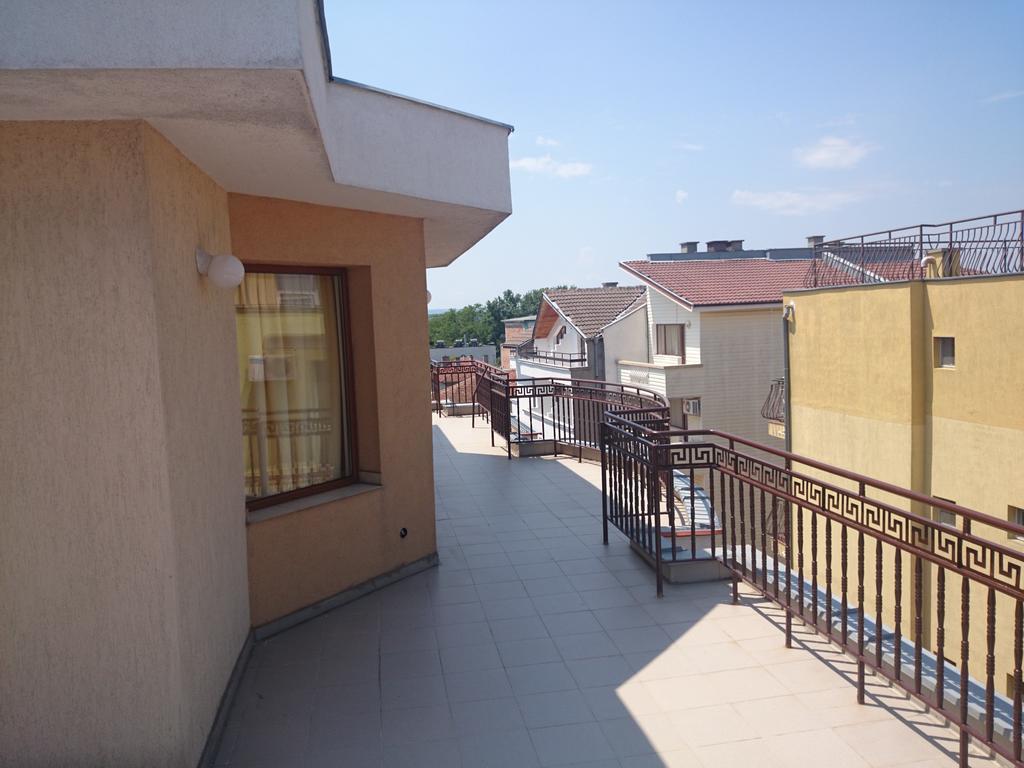 Family Hotel Friends Primorsko Exterior foto