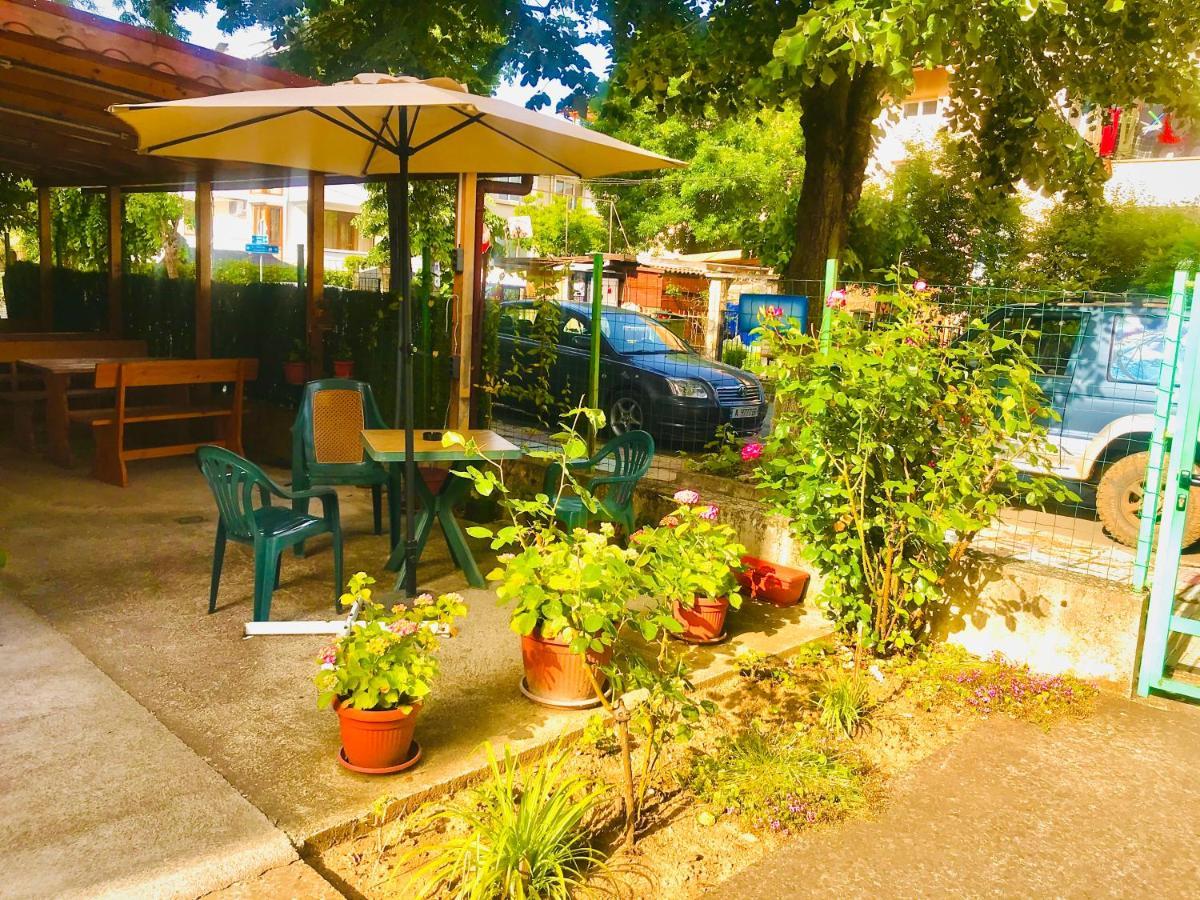 Family Hotel Friends Primorsko Exterior foto